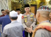 Shalat Subuh Berjamaah di Masjid Al-Falah Malra, Kapolda Maluku Sapa Masyarakat