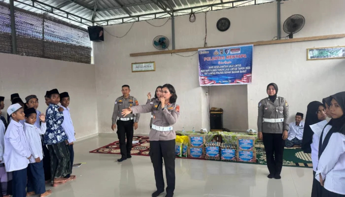 Polres SBB Gelar Police Go To School di Pondok Pesantren Desa Kamal