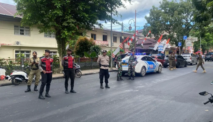 Personil Gabungan  TNI Polri Patroli Cegah Gangguan Kamtibmas di Ambon