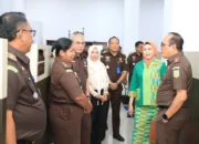 Perdana Berkantor di Kejati Maluku, Rudy Irmawan Kajati Maluku Yang Baru Sapa Seluruh Pegawai Dengan  Nuansa Kekeluargaan