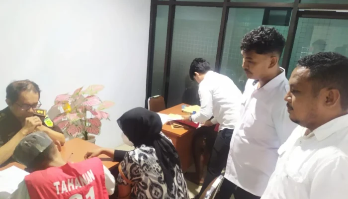 Berkas P-21, Polda Maluku Serahkan Satu Tersangka Kasus Pengrusakan Rumah Warga Hunuth ke JPU