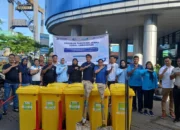 Cegah  Gorong-Gorong Jalan Tidak Tersumbat  Hingga Banjir, Pelindo Ambon Bersih-Bersih Sampah