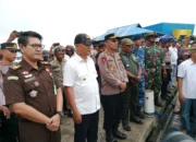 Bupati Aru Saksikan Ritual Adat Molo Sabuang antara Desa Karawai dan Desa Doainamalau