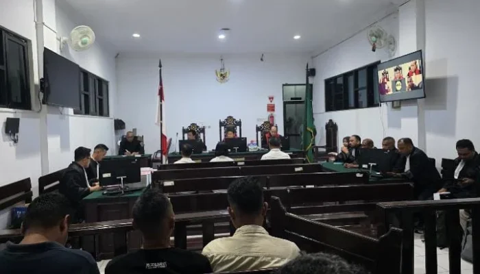 Jaksa Minta Majelis  Hakim Tolak Eksepsi  Petrus Fatlolon Cs