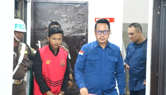 Kantongi Dua Alat Bukti, Bendahara Kejari SBT Ditetapkan Tersangka “Langsung” Ditahan