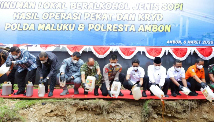 Polda Maluku Musnahkan 5.856 Liter Sopi, Tekan Miras Pemicu Konflik Sosial