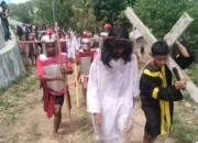 Maknai Pengorbanan Tuhan Yesus Bagi Umat Manusia,Jemaat  GKRIA Alfa Omega Yawuru Kisar  Gelar Jalan Salib