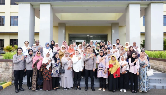 Kapolda Maluku Ajak Mama-Mama Leihitu Jadi Sahabat  Polisi, Cegah Potensi Konflik