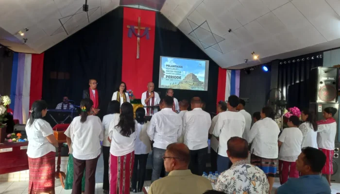 Yan Zamora Noach Resmi Melantik Pengurus Ikatan Marga Dahoklory- Darkay di Ambon