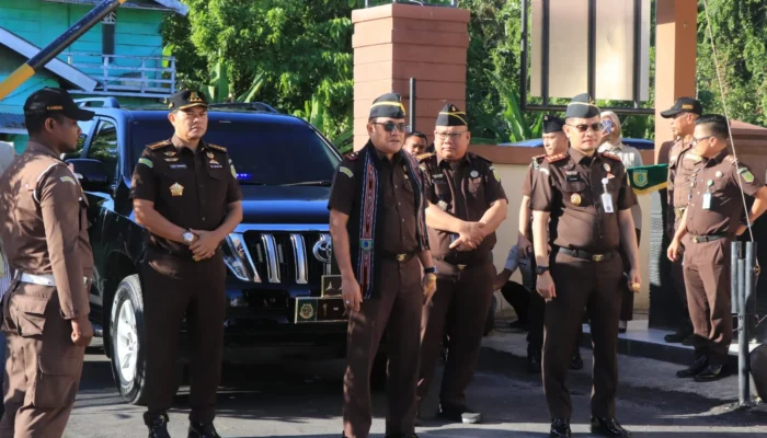Kajati Maluku Tekankan 7 Perintah Harian Jaksa Agung Bagi ASN di Kejari SBT