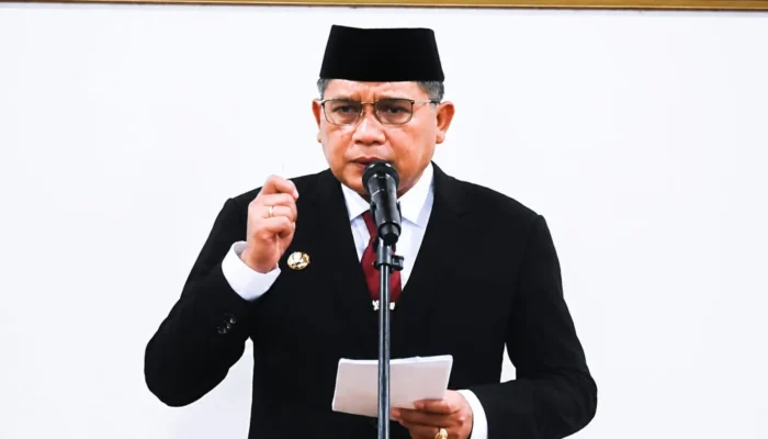 Walikota Ambon Lantik Robert Sapulette sebagai Sekda Definitif, Tekankan Merit Sistem dan Reformasi Birokrasi