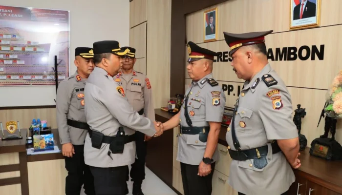 Kapolresta Ambon Pimpin Penyerahan Jabatan Kapolsek Saparua dan Kasat Samapta
