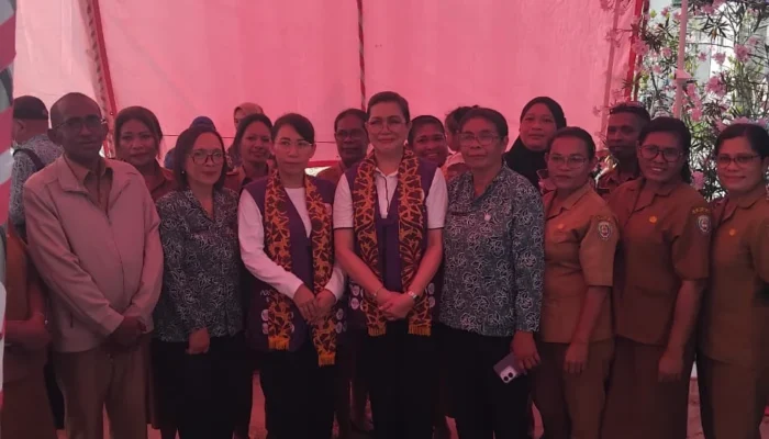 Ketua TP Posyandu Kepulauan Aru Bersama Rombongan Tinjau Posyandu Bina Mitra dan Pengecekan Meja 6 SPM di Kelurahan Galay Dubu