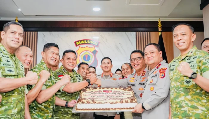 Kejutan Hangat untuk Kapolda Maluku, Pangdam Pattimura : Sinergitas TNI-Polri Harga Mati